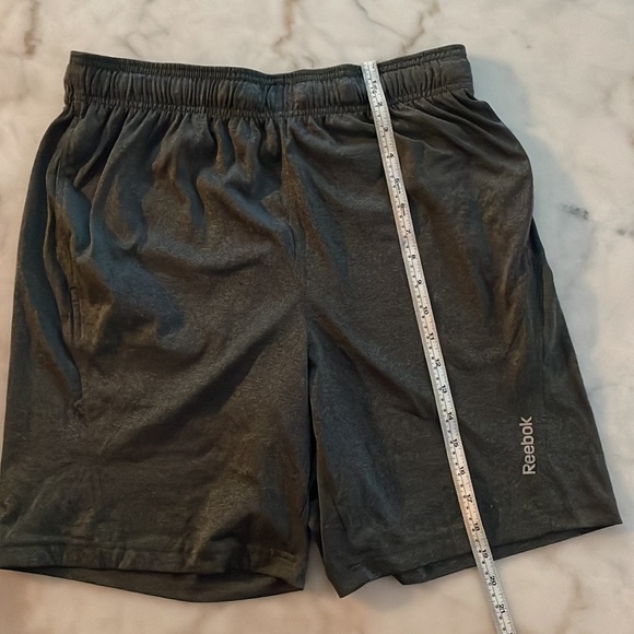 Reebok Men’s Short with Pockets- Medium Size - Picture 4 of 9